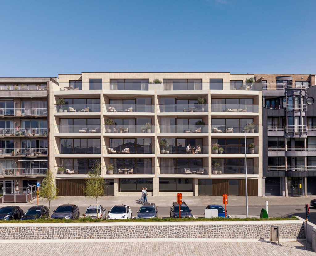 DOCKSIDE - ZEEBRUGGE - FRONT VIEW
